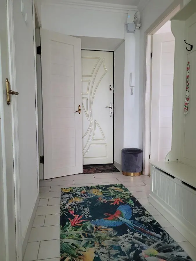 Apartment Белые Апартаменты На Жилянской Kyiv